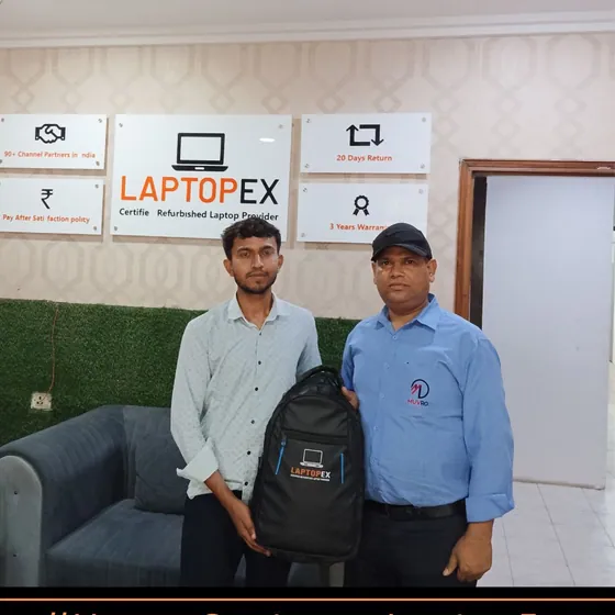 Niranjan from Gurgaon with refurbished 5400 laptop from LaptopEx