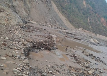 अवरुद्ध बिपी राजमार्ग खुलाउने प्रयास चल्दै