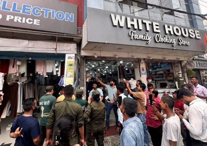 विराटनगरमा हटाउन थालियो बजार क्षेत्रको फुटपाथ