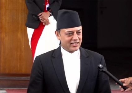 सभामुख डीपी अर्यालको गाडीले नियम उल्लंघन गरेपछि ट्राफिकले काट्यो चिट