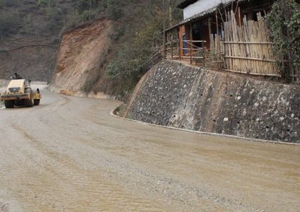 ८ वटा सडक आयोजनाका लागि स्रोत सहमतिका लागि अर्थ मन्त्रालयमा सिफारिस