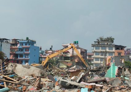 गैरीगाउँका भत्काउन बाँकी घर पुनः भत्काउन सुरु