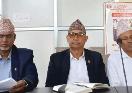 समस्याग्रस्त अम्बे कोशी सहकारीले थाल्यो साना बचतकर्ताको रकम फिर्ता