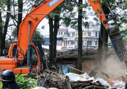 बुटवलमा पनि सरकारी जग्गामा बनेका घरटहरा हटाउन थालियो