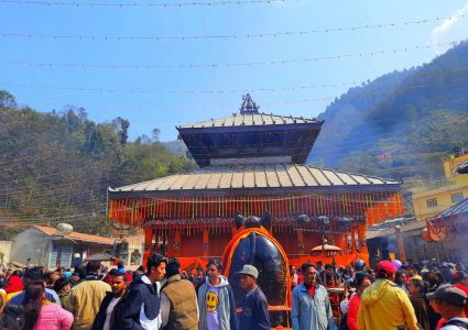 अक्षय तृतीया : शिवालयमा भक्तजनको घुइचो