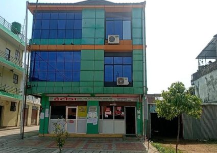 सहकारीको बन्द कोठाभित्र कर्मचारी गम्भीर बिरामी अवस्थामा फेला परिन्, ढोका फुटाएर उद्धार