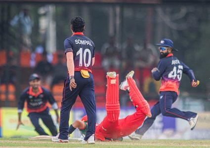 ओमानले नेपाललाई दियो ३०६ रनको बलियो लक्ष्य
