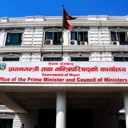 पहुँचका भरमा सवारी सुविधा लिइरहेकाबाट फिर्ता गराइँदै