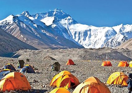 सगरमाथा आरोहणका लागि ४९२ जनाले लिए अनुमति, सरकारलाई १ अर्ब ७ करोड रोयल्टी