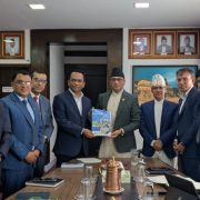 बजेट तर्जुमाका लागि राष्ट्र बैंकले आफ्नो रायसहितको प्रतिवेदन अर्थमन्त्रीलाई बुझायाे