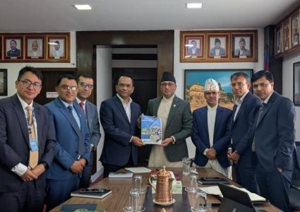 बजेट तर्जुमाका लागि राष्ट्र बैंकले आफ्नो रायसहितको प्रतिवेदन अर्थमन्त्रीलाई बुझायाे