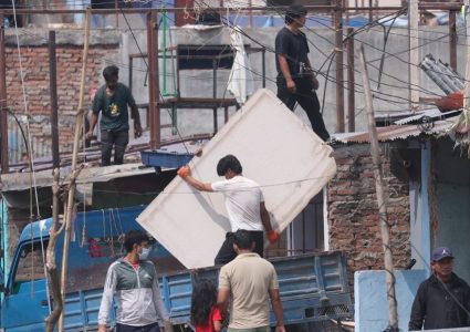 बालाजु क्षेत्रका घर-टहरा पनि भत्काइयो