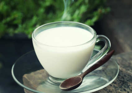 राती सुत्नु अघि दुध पिउनुका फाइदा