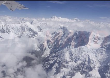 सगरमाथामा बाटो बनाउँदा आइसफल डाक्टरले भेटे बेवारिसे शव