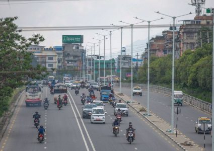 चक्रपथको कोटेश्वर–कलंकी सडक खण्डमा बत्ती जडान सुरु