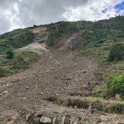 सिलिचोङमा पहिरो, ७ परिवार विस्थापित