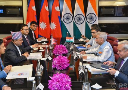 नेपाल र भारतका विदेशमन्त्रीबीच भेटवार्ता : द्विपक्षीय सम्बन्धमा नयाँ अध्यायको सुरुआत हुने विश्वास