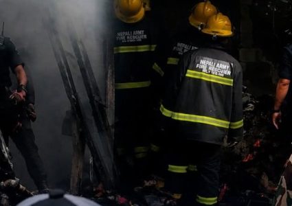 बसुन्धारास्थित एक गार्मेन्टमा भीषण आगलागी, करिब ८ करोड रुपैयाँको क्षति