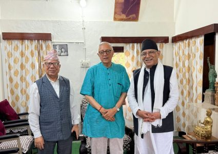 विराटनगरमा राजनीतिक सरगर्मी: कोइराला निवासमा प्रचण्ड र माधव नेपालद्वारा शेखरसँग&hellip;