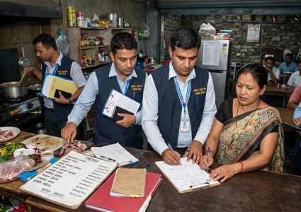 लड्र्स बिजनेस कम्प्लेक्स होटललाई ३ लाख जरिवाना