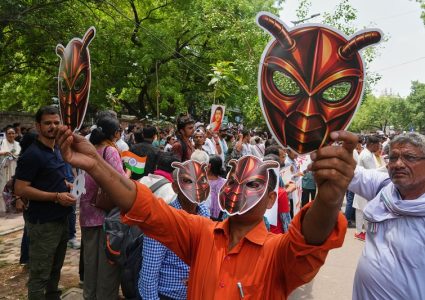 युवा आन्दोलन विस्तार गर्दै ‘कक्रोच जनता पार्टी’