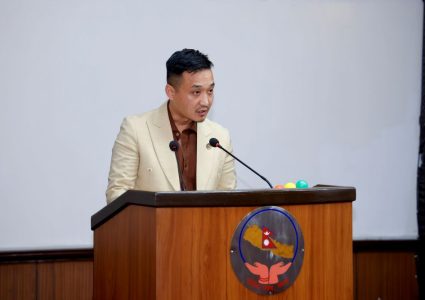 सिन्धुली प्रहरी हिरासतमा निधन भएका विश्वकर्मालाई प्रहरीले कुटपिट गरेको छैन : गृहमन्त्री गुरुङ