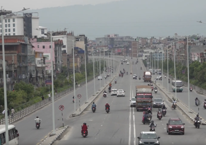 ललितपुर महानगरले आफ्नो क्षेत्रमा पर्ने चक्रपथमा ‘स्मार्ट स्ट्रिट लाइट’ जडान गर्दै