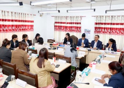 महिला समितिले बालसुधार गृह र वृद्धाश्रमको अनुगमन गर्दै