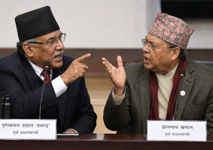 पार्टीलाई पुनगठन गर्नुको कुनै विकल्प छैन : झलनाथ खनाल