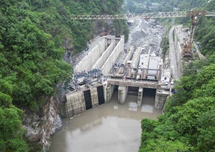 राहुघाट जलविद्युत् आयोजनाः सुरुङमा पानी भर्न थालियो