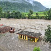 काठमाडौंसहित यी जिल्लाका नदीमा आकस्मिक बाढीको जोखिम