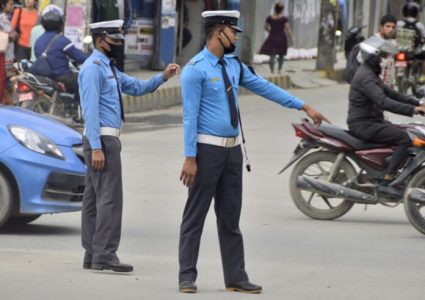 सवारी दुर्घटना न्यूनीकरण गर्न १६ लाख बढीलाई ट्राफिक सचेतना