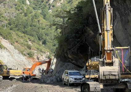 विपी राजमार्गमा पुनर्निर्मित ‘ट्रयाक’बाट यातायात सञ्चालनको तयारी