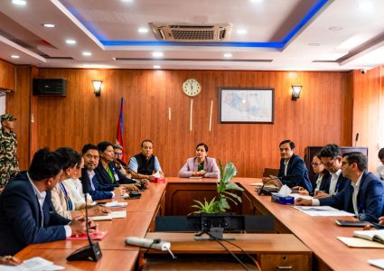 स्वास्थ्य बीमा कार्यक्रमका चुनौती र सुधारका उपायबारे छलफल