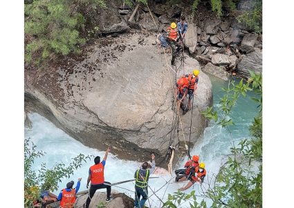 डोल्पामा खोलामा फेला परेको शव २४ घण्टापछि उद्धार, बेपत्ता युवकको&hellip;