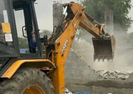 फिर्के खोला वरपरका १६० संरचना हटायो