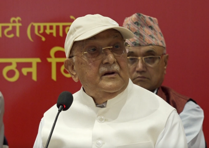 जस्तोसुकै परिस्थितिमा नेतृत्व नछाड्ने ओलीको घोषणा