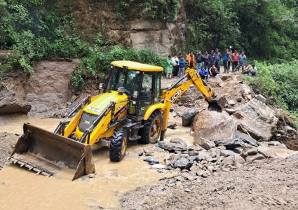 यी सडक छन् पूर्णरूपमा अवरुद्ध