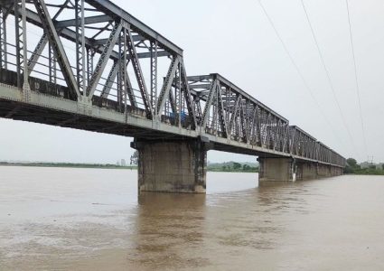 राप्ती नदीमा निर्माणाधीन पुलको ७५ प्रतिशत काम पूरा