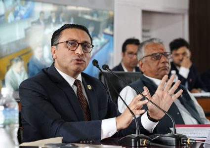 बेइमानी गरेको प्रमाण दिनुस्, अर्थमन्त्री मात्रै होइन, सार्वजनिक जीवन नै त्यागिदिन्छु :स्वर्णिम वाग्ले