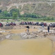 वर्षामा बिपी राजमार्ग : अवरुद्ध भए आधा घण्टामै खुलाइने