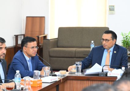 राजस्व लक्ष्य प्राप्तिको तयारी बुझ्न अर्थमन्त्री डा.स्वर्णिम वाग्ले आन्तरिक राजस्व&hellip;