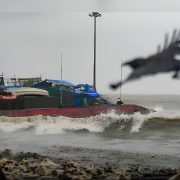 महाराष्ट्रमा भीषण वर्षाको कहर, मुम्बईका सबै विद्यालय–कलेज बन्द