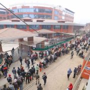 राहदानी विभागको गेटमा एक पुरुषले गरे आत्मदाह प्रयास
