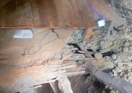बैतडीमा घर भत्किँदा तीन जना घाइते