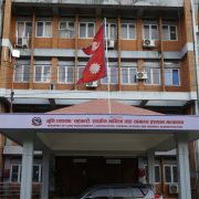 सरकारी जग्गा ओगटेर बनेका ट्रेड युनियनका भवन तीन दिनभित्र खाली गर्न मन्त्रालयको निर्देशन