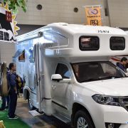 चीनमा विद्युतीय कारमै रात बिताउने नयाँ ट्रेन्ड, होटलको खर्च जोगाउँदै