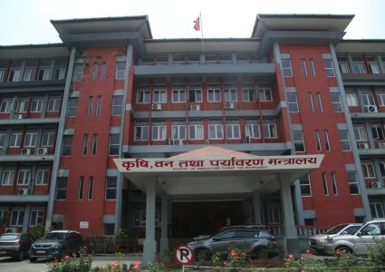 साउनभित्र २ लाख १० हजार मेट्रिक टन रासायनिक मल आयात&hellip;