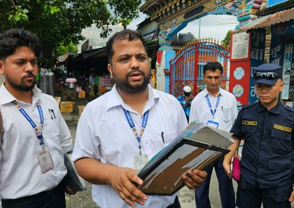 बिपी प्रतिष्ठानको गेट बाहिरका ८ वटा औषधि पसलमा सिलबन्दी