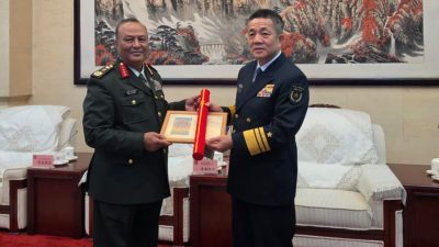 प्रधान सेनापति सिग्देल र चिनियाँ रक्षामन्त्री डोङबीच भेट